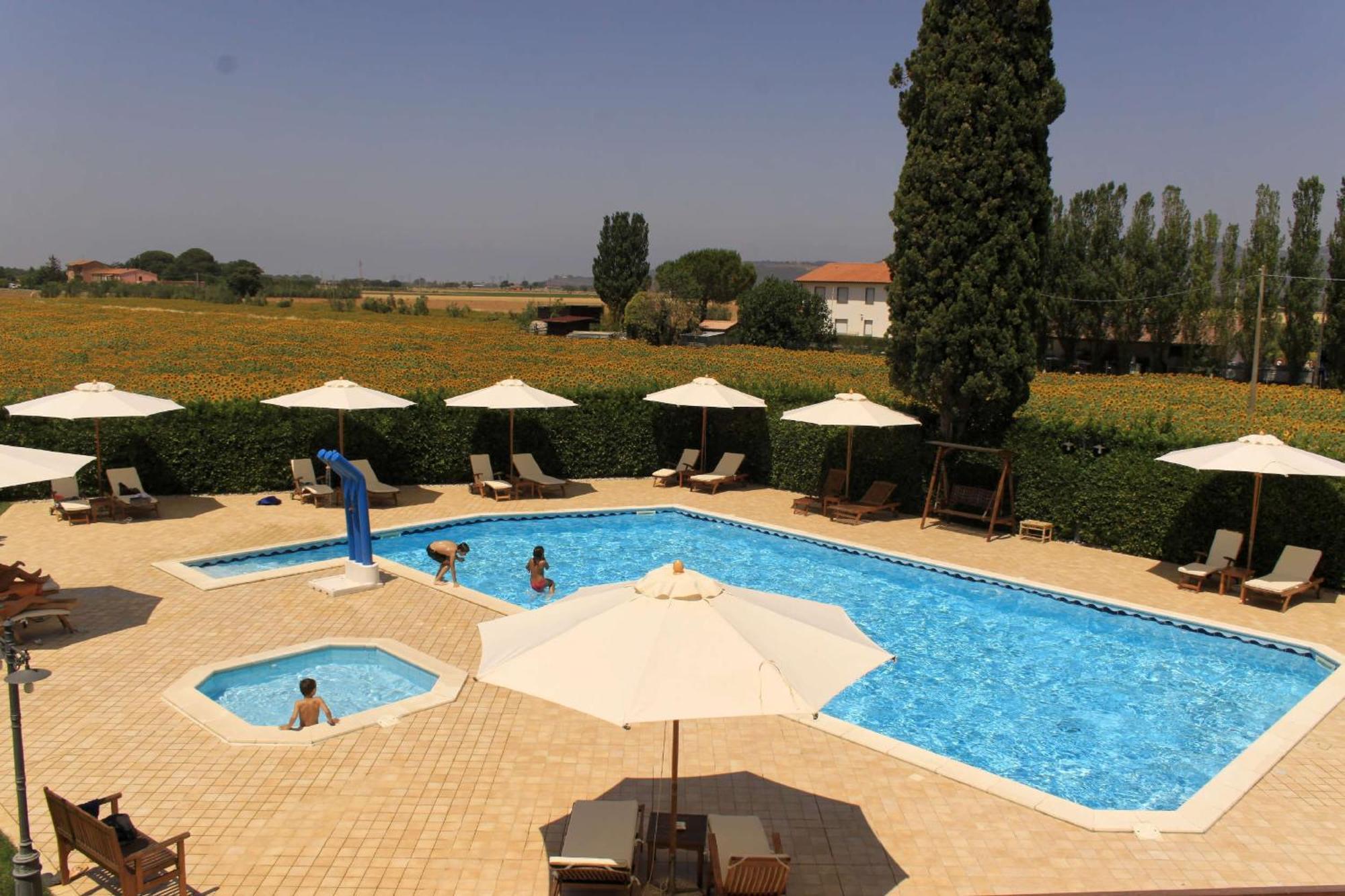 Podere Tre Cipressi Aparthotel Campiglia Marittima Exteriör bild