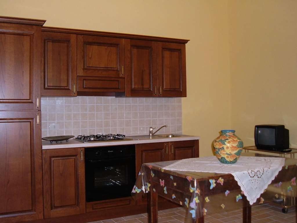 Podere Tre Cipressi Aparthotel Campiglia Marittima Rum bild