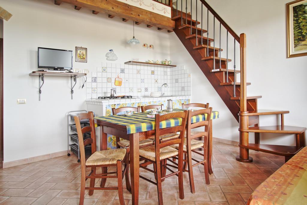 Podere Tre Cipressi Aparthotel Campiglia Marittima Exteriör bild