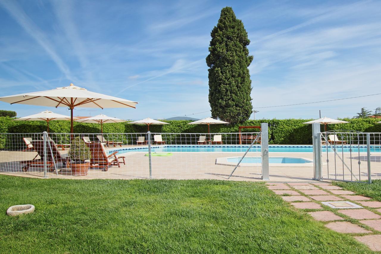 Podere Tre Cipressi Aparthotel Campiglia Marittima Exteriör bild