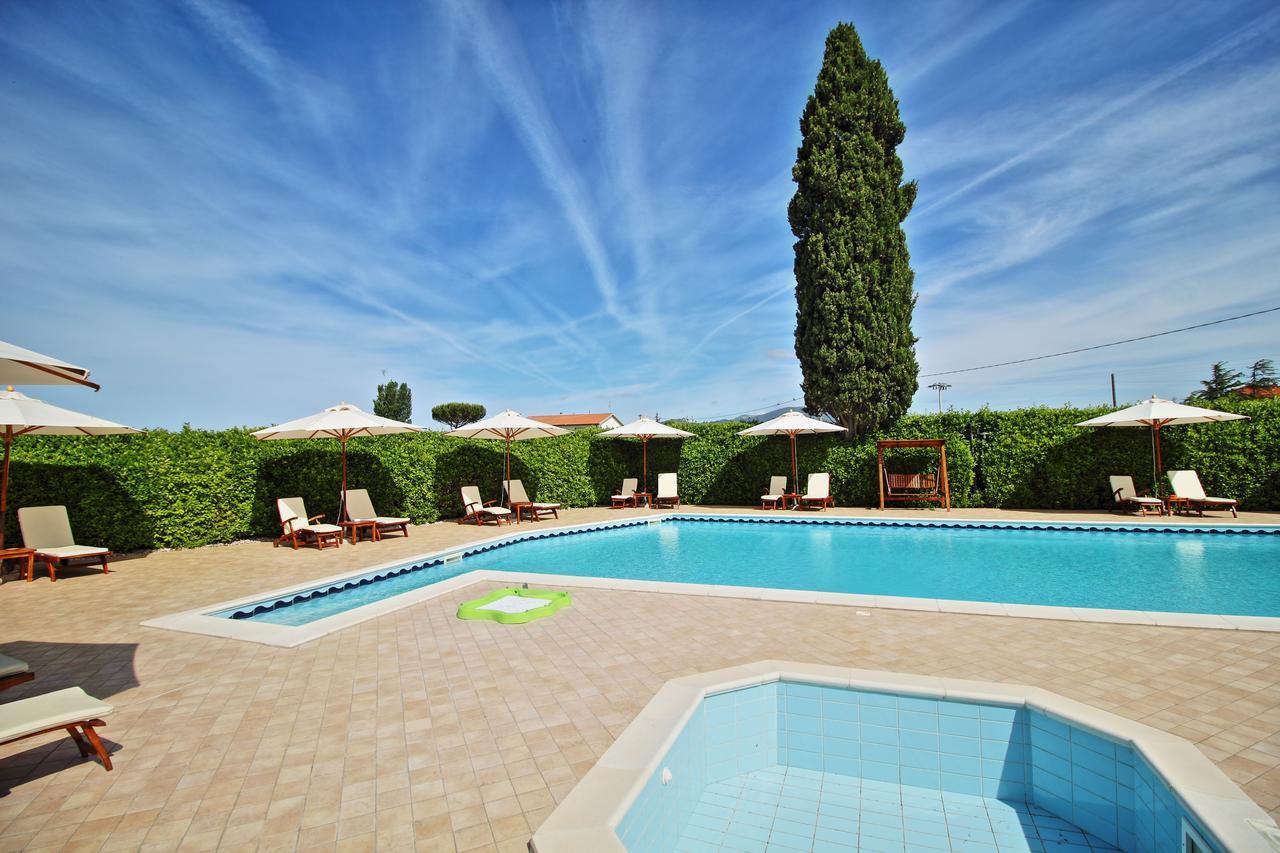 Podere Tre Cipressi Aparthotel Campiglia Marittima Exteriör bild