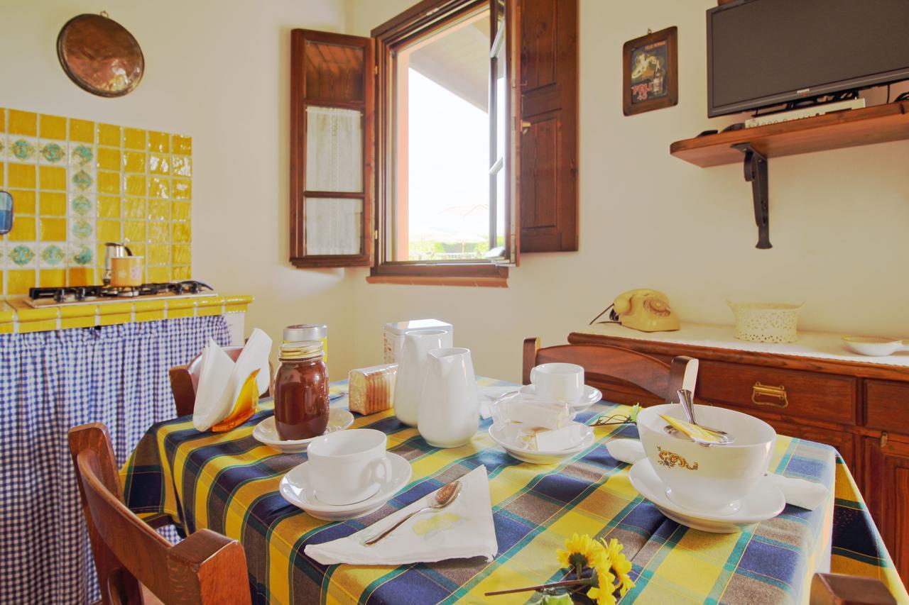 Podere Tre Cipressi Aparthotel Campiglia Marittima Exteriör bild